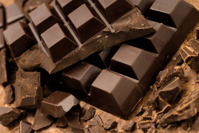 ۷ دلیل برای خوردن شکلات تلخ